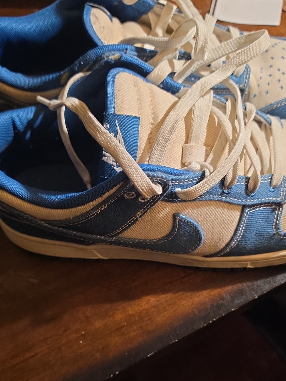 Nike Men's Blue and White Low-Top Sneakers